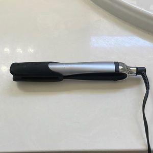 GHD platinum plus straightener